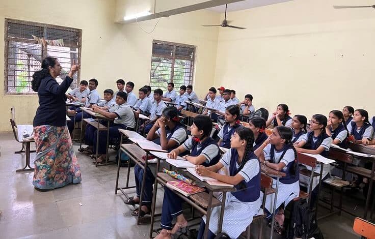 Students attending academic class at Allied Institute